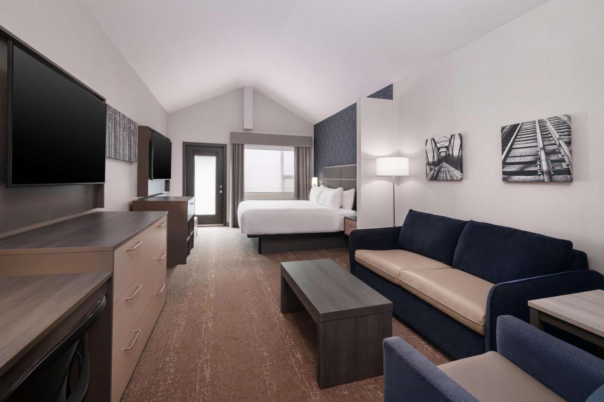 Best Western Plus Prince George Exterior photo